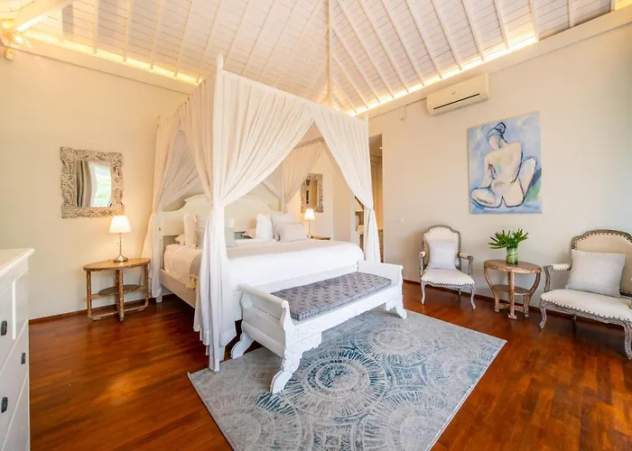 Sunsara 4 - Enchanting 4br In A Great Location * Canggu